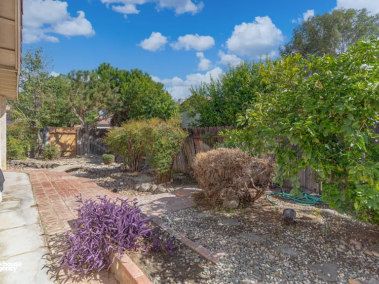 10621 Tivoli Ct — Photo 28
