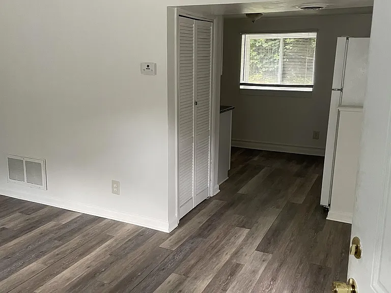 613 Rockcreek Rd #B — Photo 3