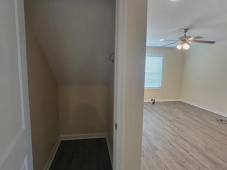 2742 Mayfair Ave — Photo 6