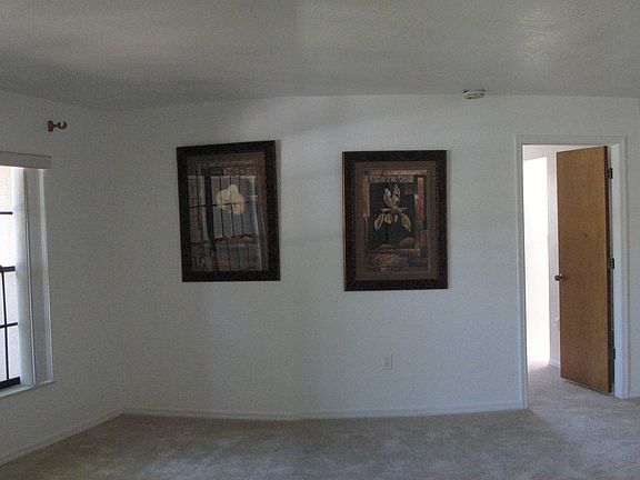 CLICK PICTURE TO ENLARGE FOR PROPER VIEWING! Light and Bright Living Room