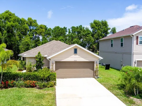 5725 NW Pine Trail Circle, Port St Lucie, FL 34983