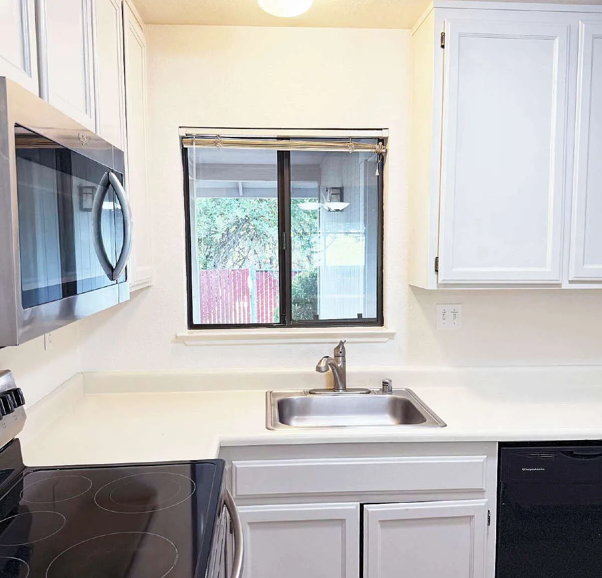 2 bed, 1.0 bath, $2,600 — Photo 4