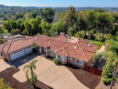 1460 Hummingbird Ln, Vista, CA, 92084