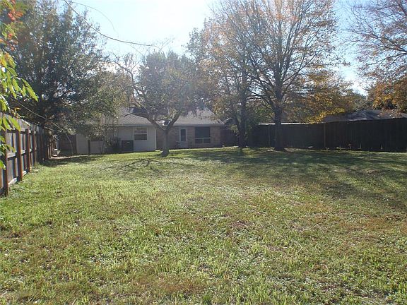 3rd image of 24022 Tayloe House Ln