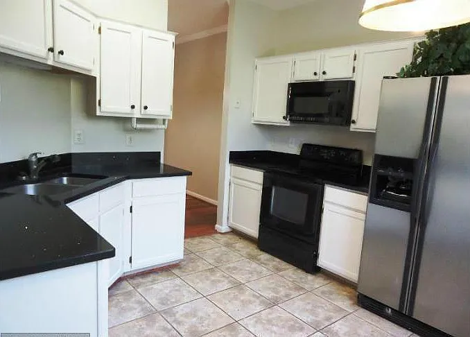 10225 Cove Ledge Ct — Photo 17