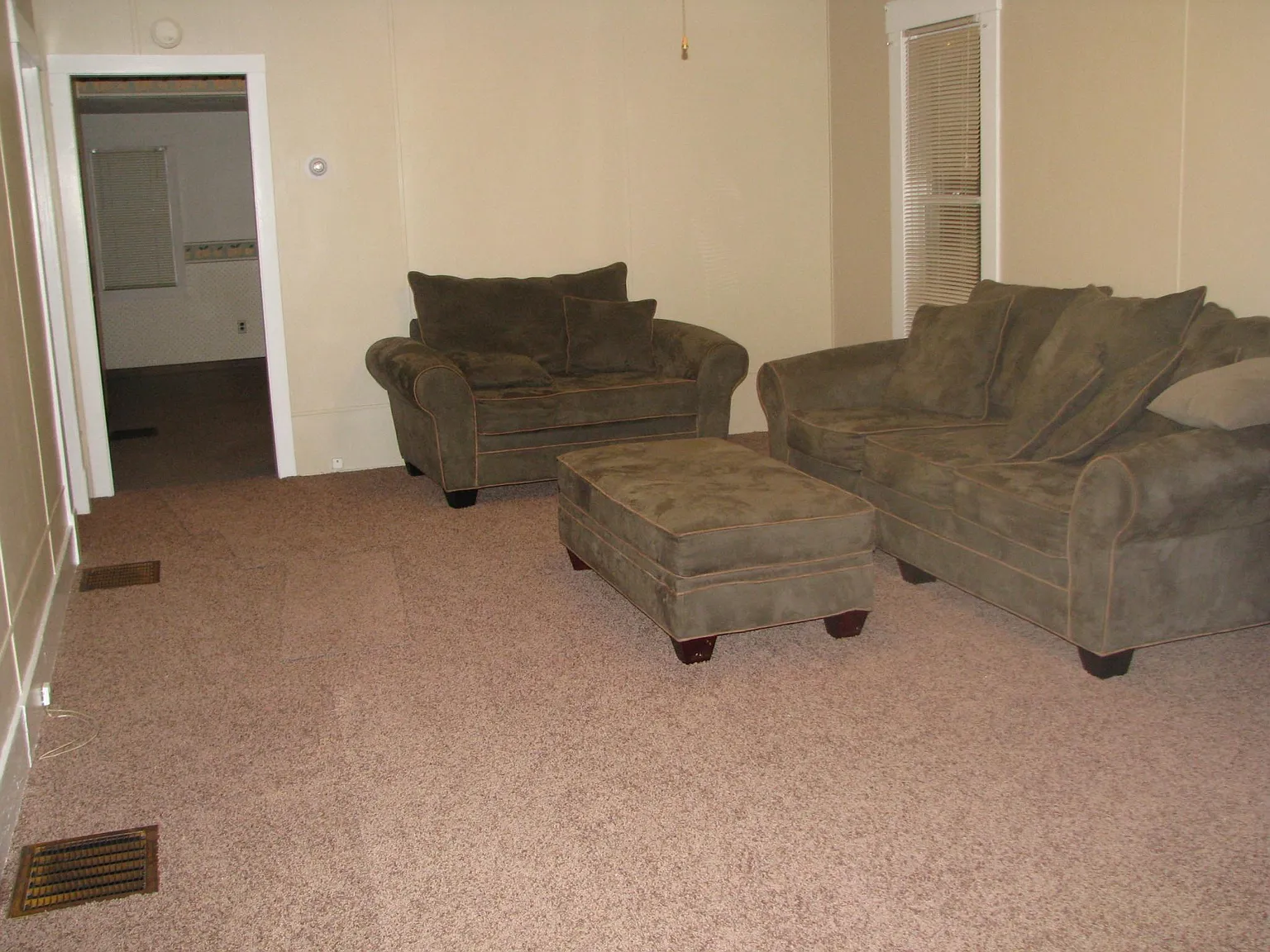 2 bed, 1.5 bath, 1100 sqft, $1,250 — Photo 3