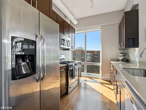 5th image of 4846 N Clark St APT 501