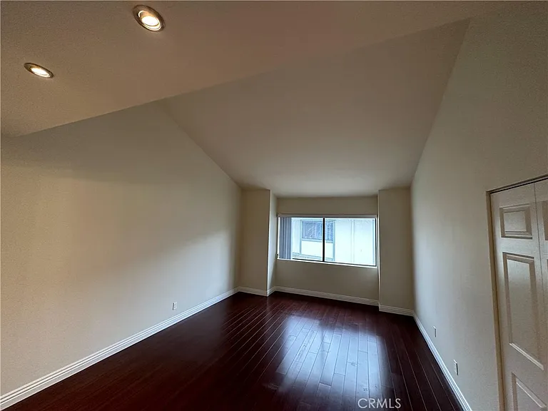 22865 Del Valle St #12 — Photo 7