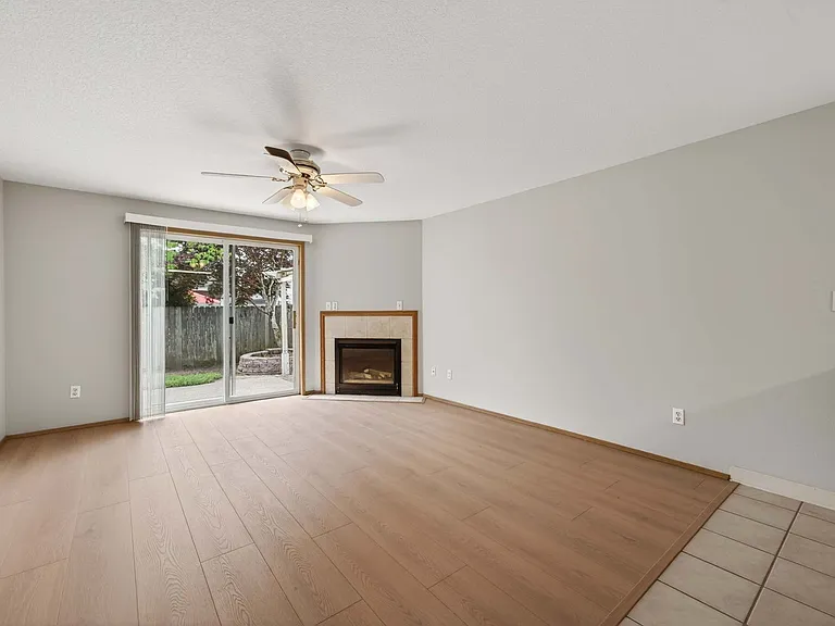 17005 NE 21st St — Photo 9