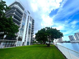 800 Parkview Dr #528, Hallandale Beach, FL 33009