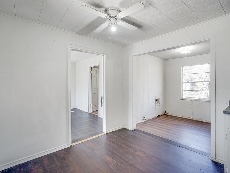 901 N Howeth St — Photo 14