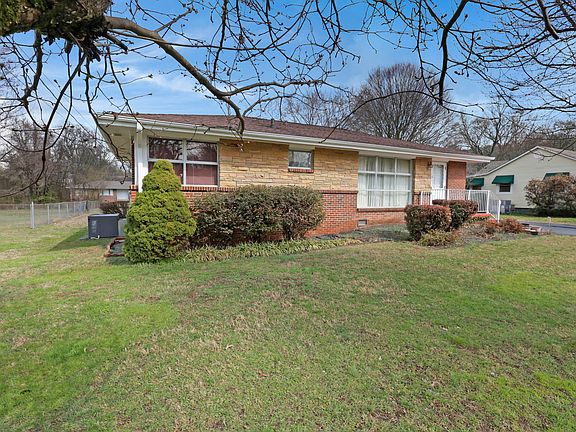 3rd image of 111 Passons Rd