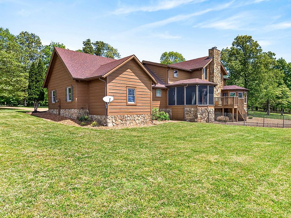 7th image of 2442 Long Branch Rd