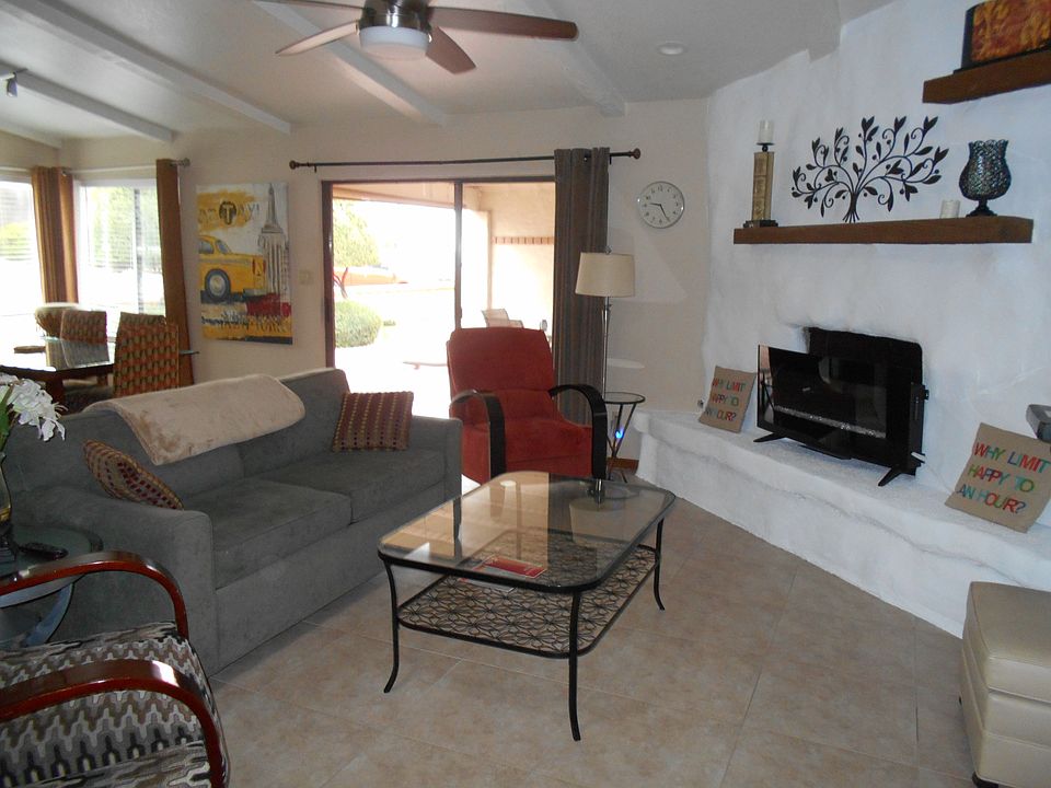 Great Room w access to Patio