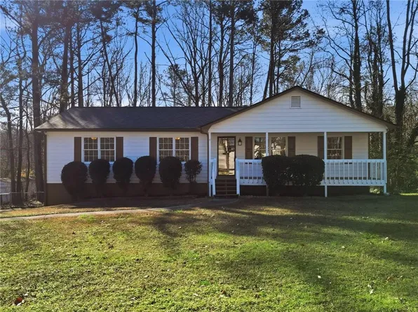 5641 Riding Woods Dr SW, Powder Springs, GA 30127