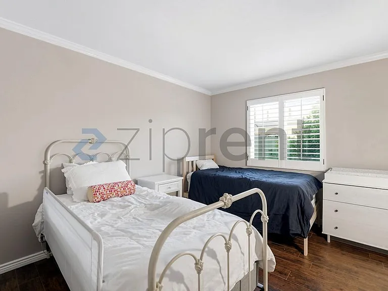 7551 E North Ln — Photo 25