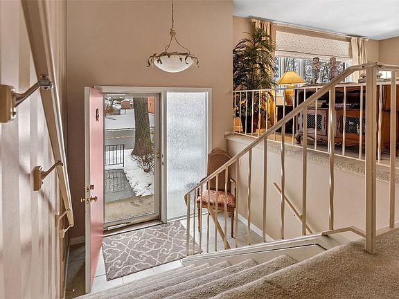3rd image of 2628 Lynnhurst Dr