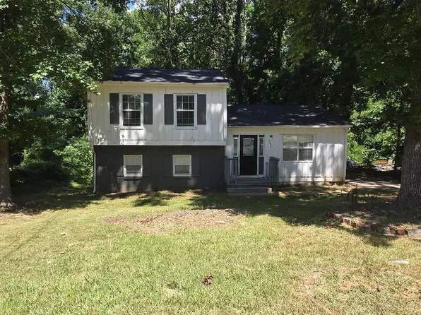 6233 Bermuda St, Forest Park, GA 30297