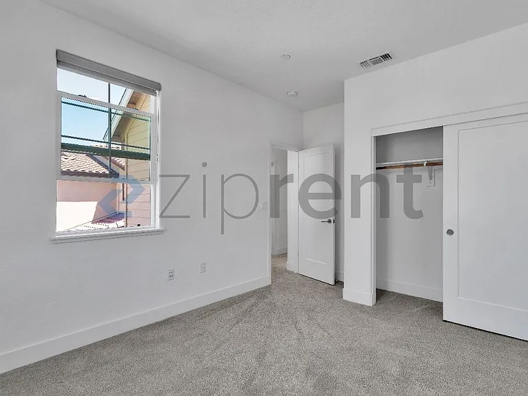1483 S Barker St — Photo 43