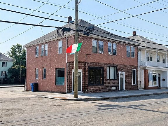 2nd image of 1640 Cranston St