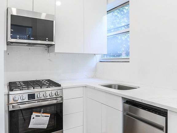 4th image of 234 W 16th St APT 2C