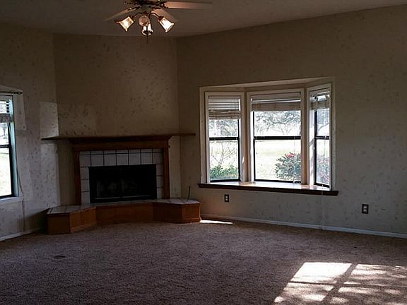 3rd image of 2321 W Bayshore Dr