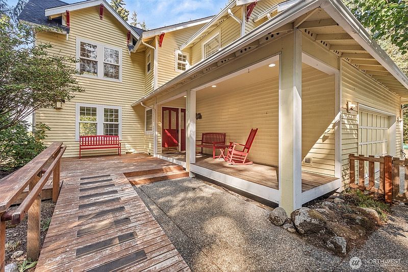 5th image of 16526 128th Avenue SW