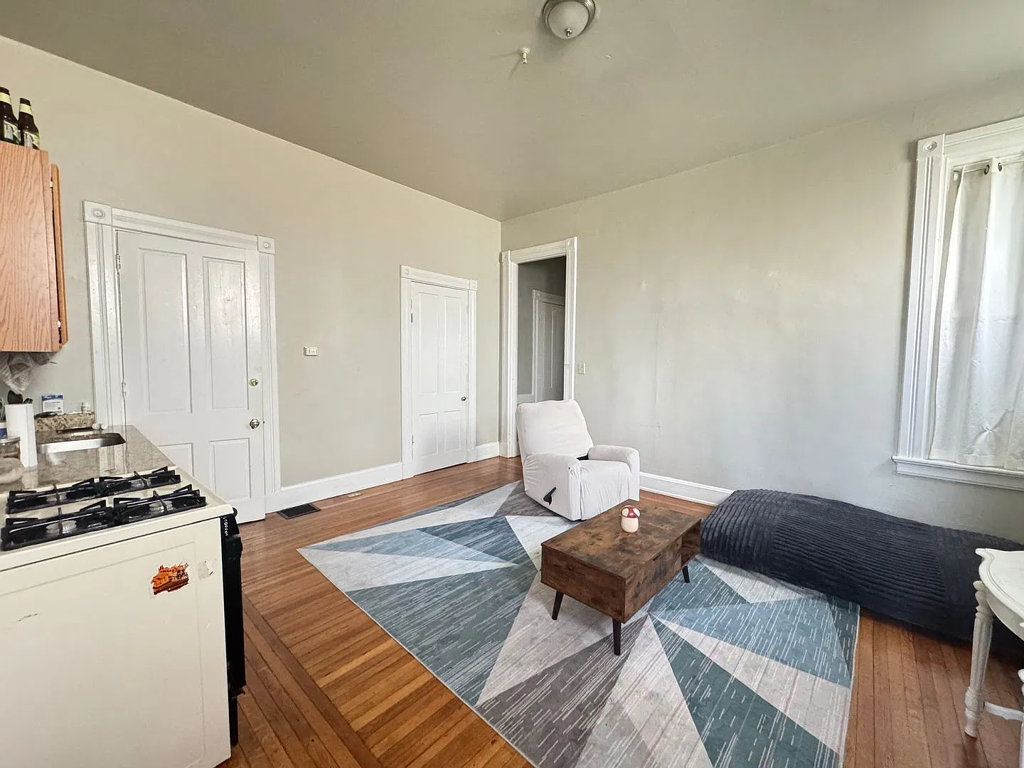 30 Conklin Apts — Photo 3