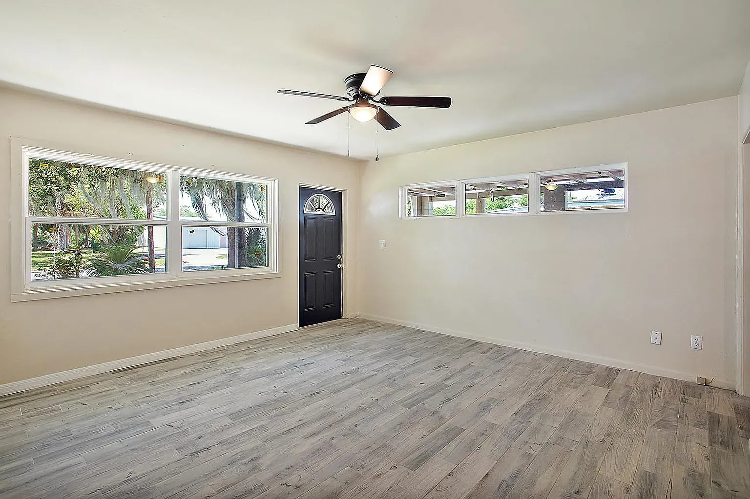 2 bed, 992 sqft, $1,595 — Photo 1