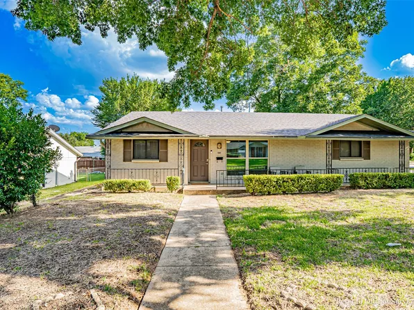 1031 Oak Hurst Dr, Grapevine, TX 76051