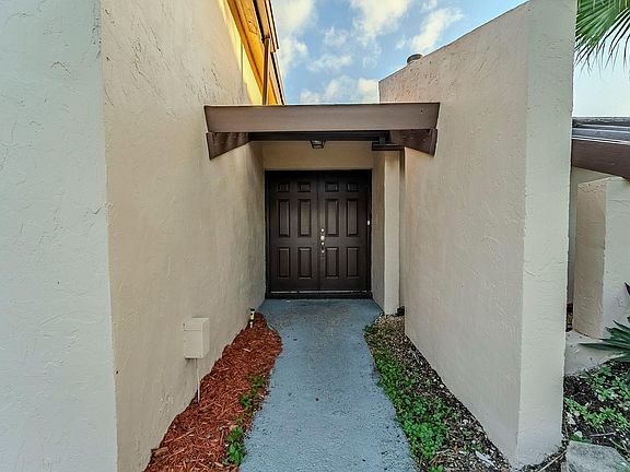 5th image of 6801 NW 44th Court