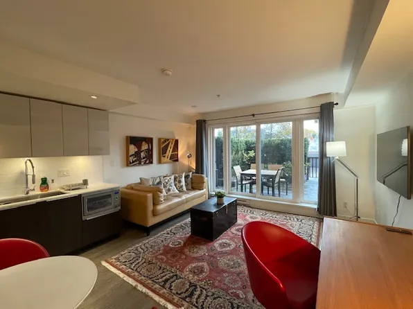 1588 Hastings St E #203, Vancouver, BC V5L 0B8