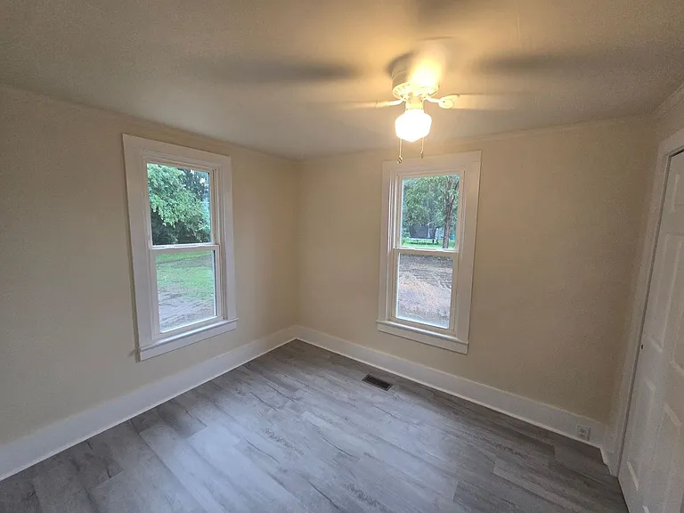207 Chestnut St — Photo 6