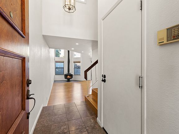 2nd image of 4776 Lago Vista Cir