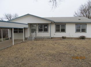 614 NW 8th St, Dimmitt, TX 79027