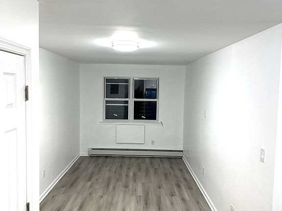 2nd image of 8352 Lefferts Blvd APT 3