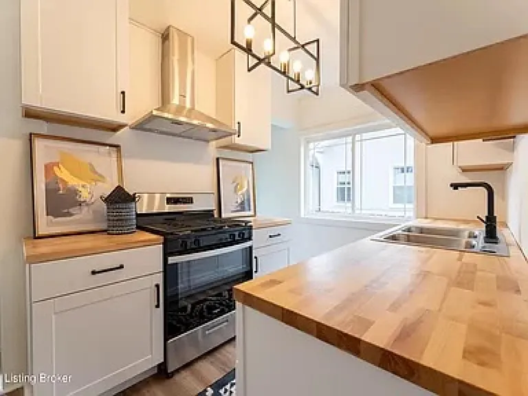 2145 Gladstone Ave — Photo 11