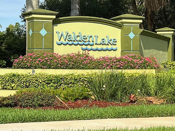 5th image of 121 SW 203rd Ave