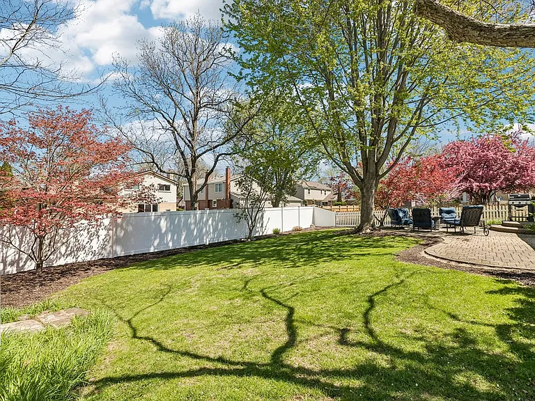509 Ticonderoga Ln — Photo 31