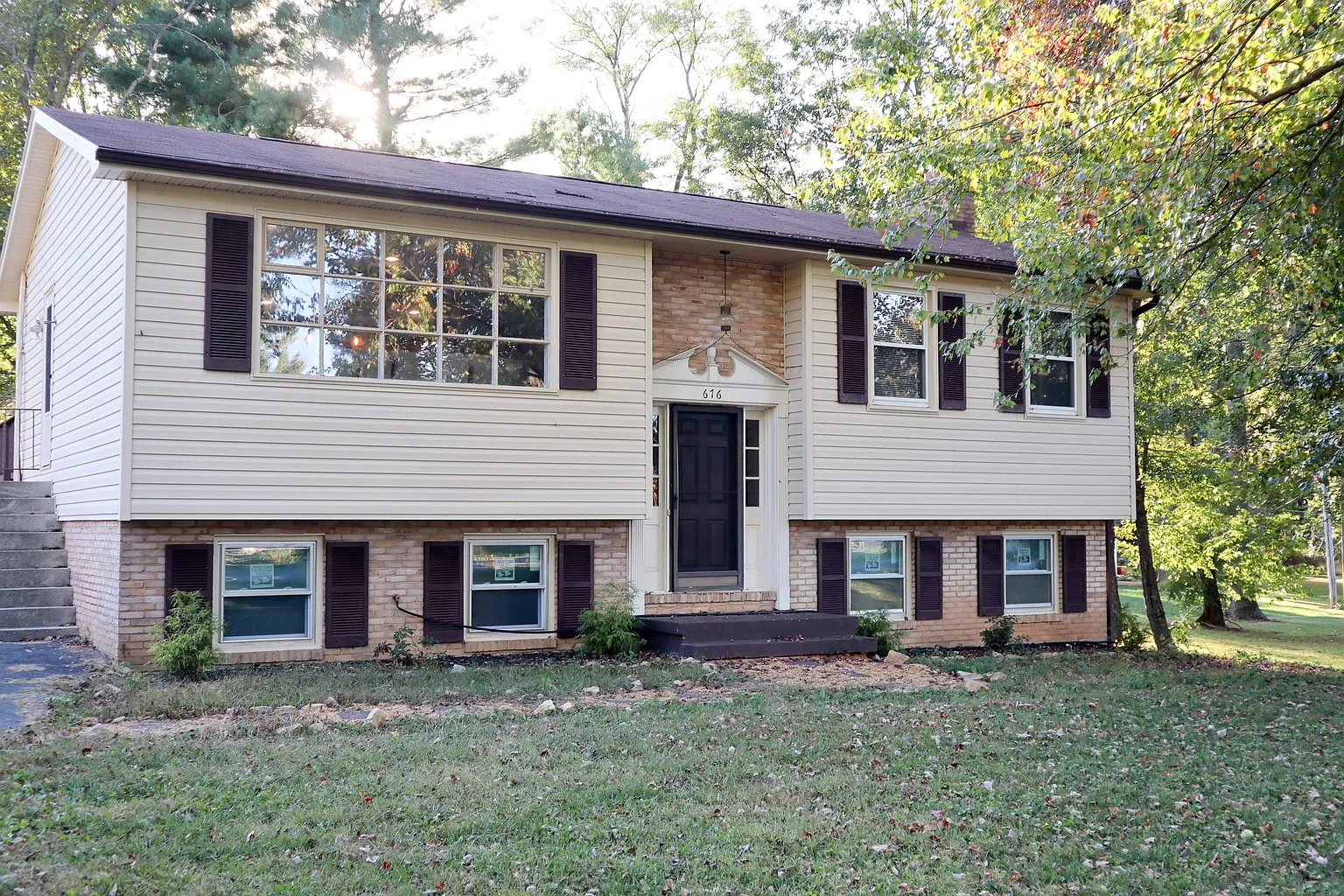 676 Tuscawilla Dr photo 1