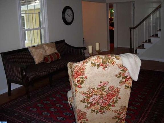 5th image of 23 Buxton Rd