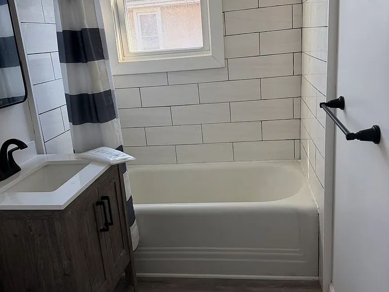 1303 Dubois Ave — Photo 8