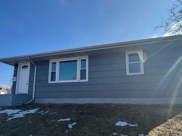 44 Bernard St E, West Saint Paul, MN 55118