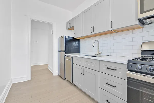 Sold by Mitra Hakimi Realty Group, LLC | media 15