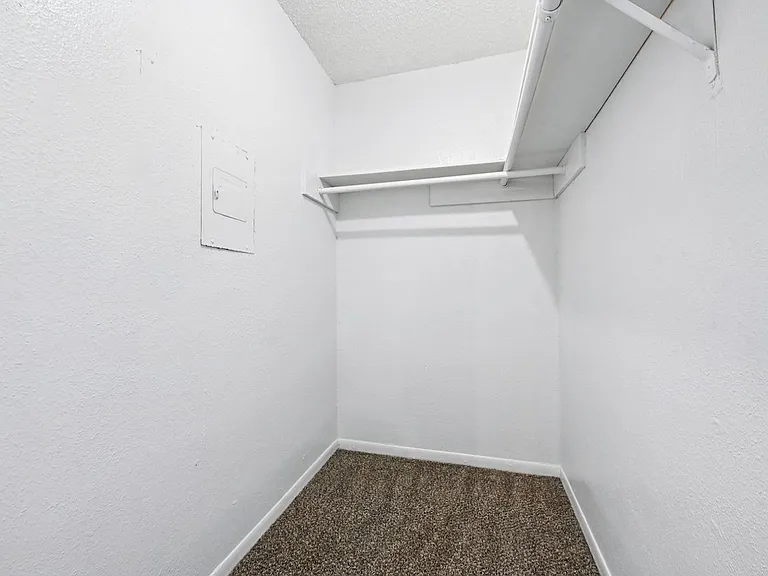 Pine Creek Apartments — Photo 54
