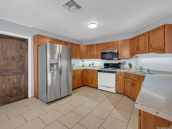 5th image of 4830 Casa Bello St