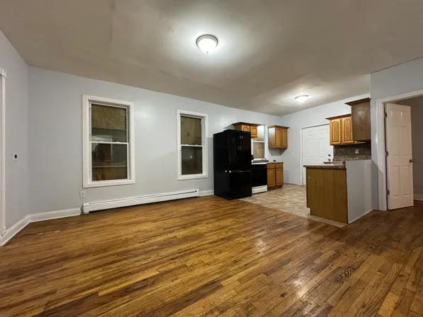 19 Laurel St, Waterbury, CT