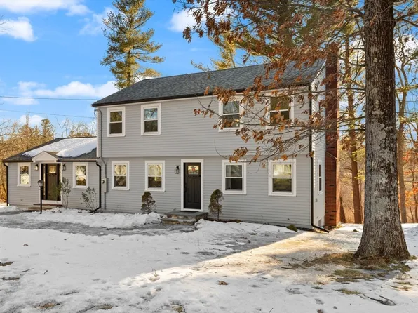 82 Pleasant St, Westford, MA 01886