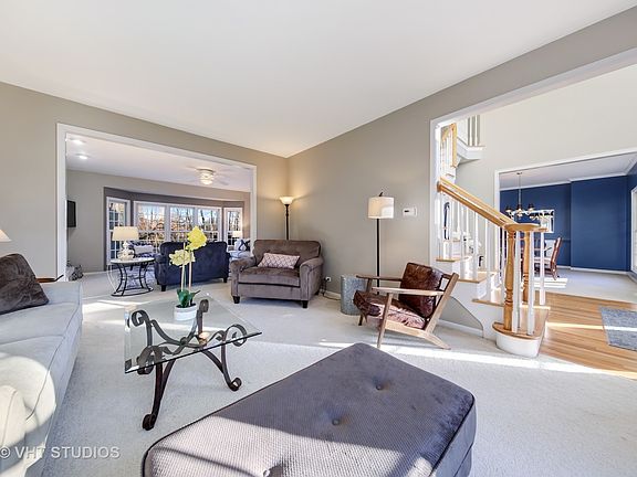 3rd image of 1023 Lakeside Dr