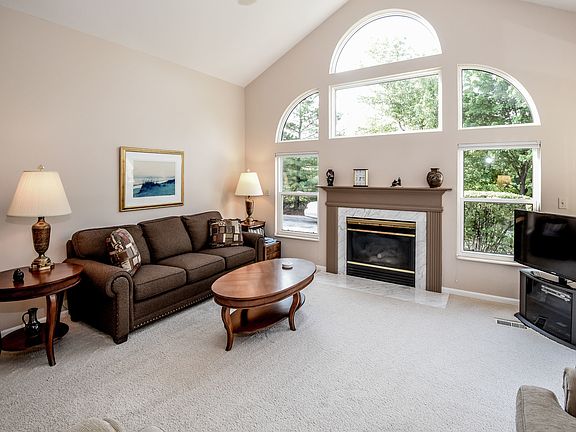 4th image of 179 Canterbury Ct